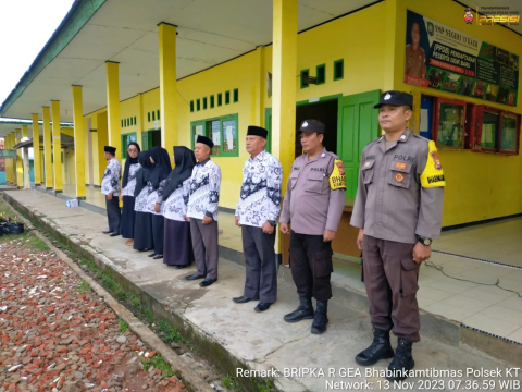Bhabinkamtibmas Police Go To School di SMPN 13 Kaur Sampaikan Imbauan dan Pesan-Pesan Kamtibmas