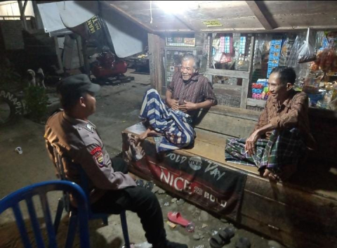 Patroli KRYD dalam rangka Pengawasan Kamtibmas dan 3C, Polsek Muara Sahung Sambangi Warga 