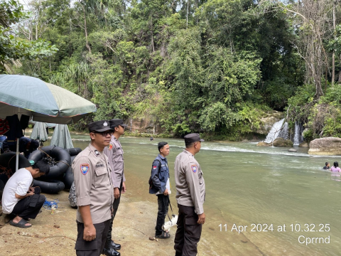 Personel Polsek Sukaraja Monitoring Obyek Wisata Napal Jungur 