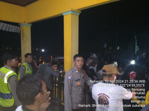 Personel Polsek Sukaraja Berikan Pengamanan Kesenian Tradisional Sekujang 