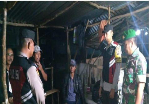 Wujudkan Situasi Kondusif Jelang Pemilukada 2024, Polsek Sukaraja Gelar Patroli Gabungan Bersama Koramil Air Periukan