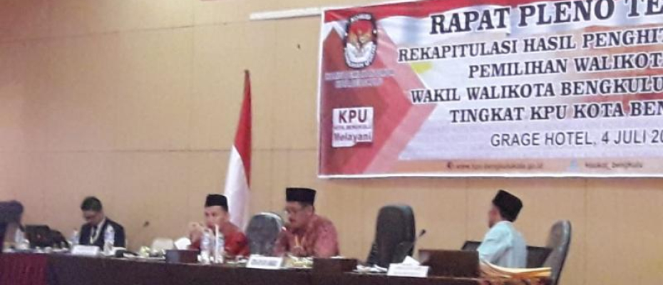 Suasana Rapat Pleno Terbuka KPU Kota Bengkulu di Grage Hotel, Rabu (04/07/18)