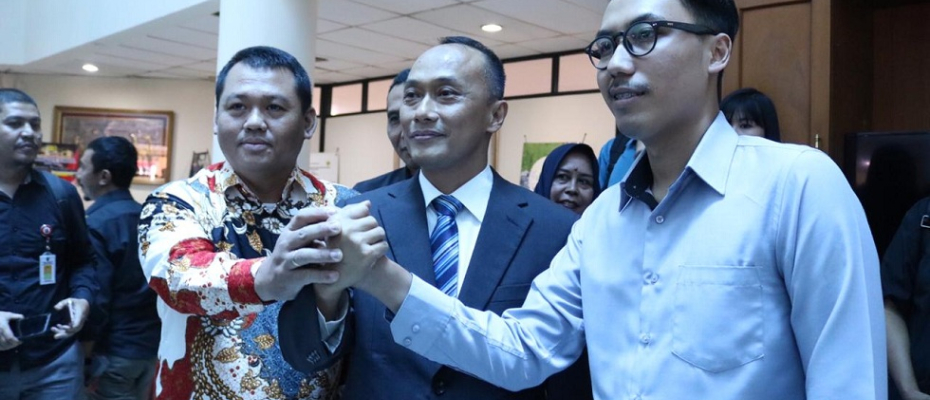Hukum