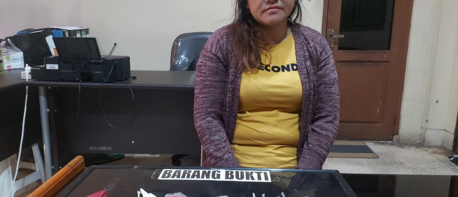 Nyimpan Sabu, Wanita ini Digerebek di Bedengan 
