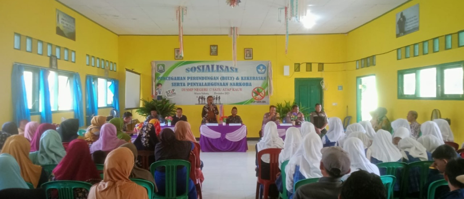 Cegah Bullying, Polsek Muara Sahung Sosialisasi Pencegahan Bullying dan Narkoba di SMPN 17 Kaur 