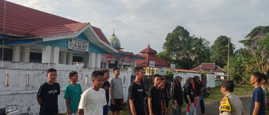 Polsek Kotapadang Melaksanakan Kegiatan Binsik dan Olahraga Bersama Remaja Kotapadang 