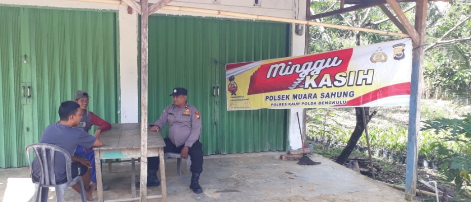 Gali Informasi Kamtibmas dan Dengarkan Keluhan Masyarakat, Bhabinkamtibmas Polsek Muara Sahung Gelar Minggu Kasih 