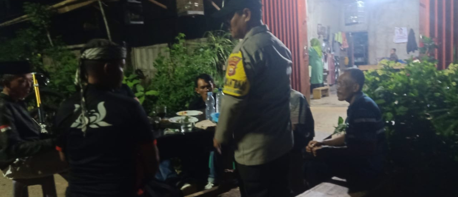Polsek Muara Sahung Patroli KRYD di Pemukiman Masyarakat Sampaikan Pesan-Pesan Kamtibmas 