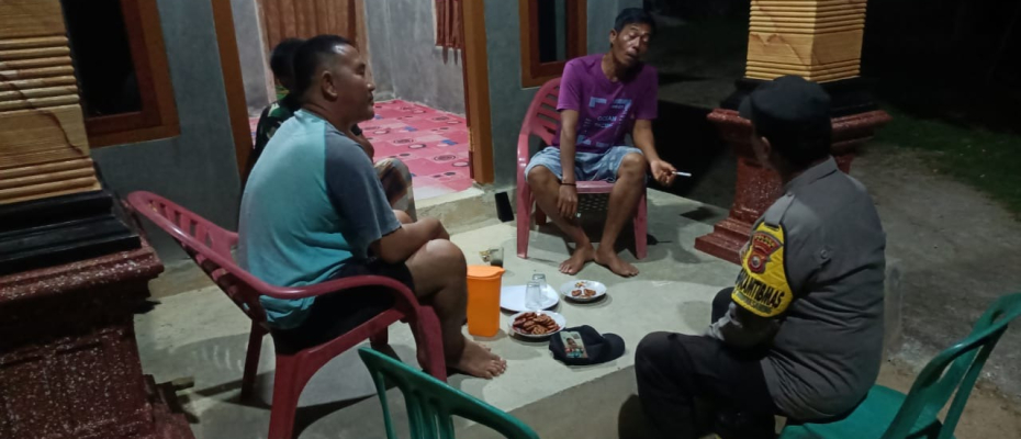 Patroli Sambang Malam, Polsek Muara Sahung Sampaikan Imbauan Cegah Terjadinya Tindak Pidana 