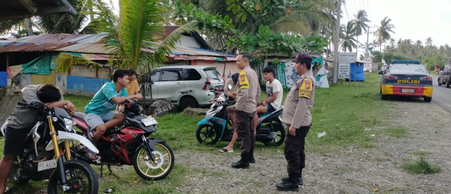 Cegah Aksi Balap Liar, Polsek Kaur Tengah Patroli dan Sampaikan Imbauan di Pantai Hili 
