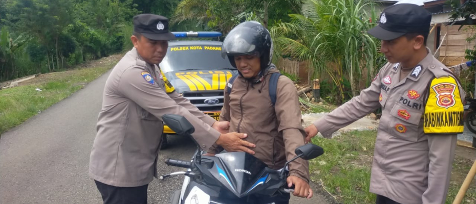 Cegah Aksi Kejahatan, Polsek Kotapadang Gelar Razia Senjata Api dan Senjata Tajam di Jalan Lintas