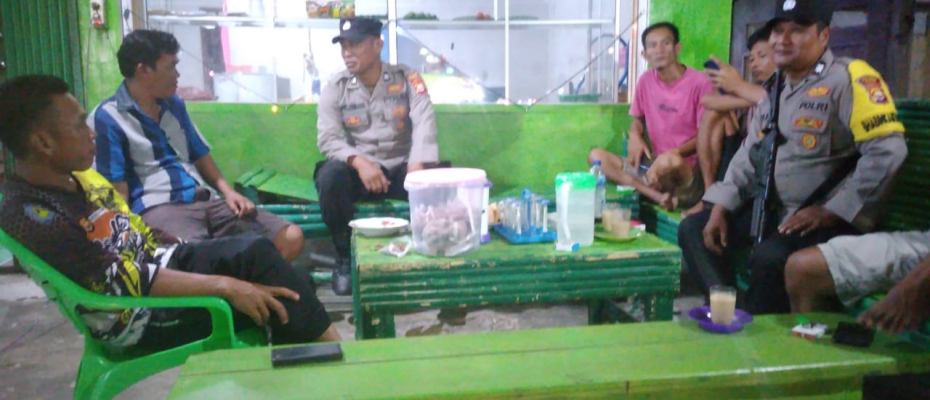 Personel Polsek Kaur Tengah Patroli Dialogis Pantau Sitkamtibmas di Desa Mentiring 