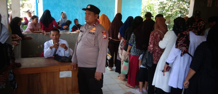 Polsek Muara Sahung Amankan dan Monitoring Kegiatan Pasar Murah 