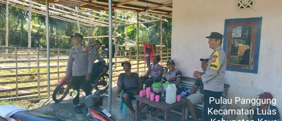Ciptakan Kamtibmas yang Aman dan Kondusif, Polsek Kaur Tengah Patroli Dialogis di Desa Pulau Panggung 