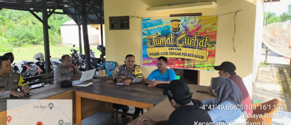 Polsek Kaur Tengah Jumat Curhat dengan Petugas  PPK Kecamatan Kaur Tengah