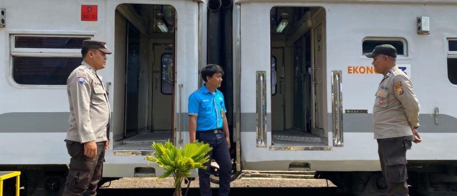 Bhabinkamtibmas Polsek Kotapadang Sambang Kamtibmas ke Stasiun 