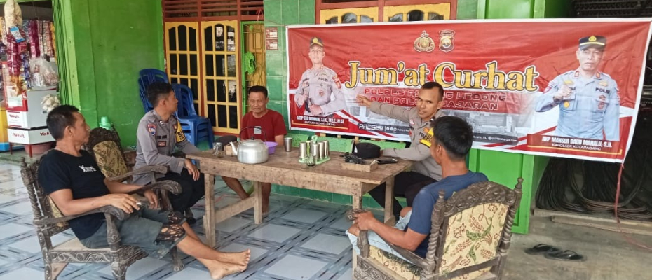 Jaga Ketertiban Kmatibmas di Wilkum, Polsek Kotapadanag Giatkan Jumat Curhat Bersama Warga 