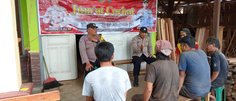 Polsek Kotapadang Jumat Curhat di Desa Durian 