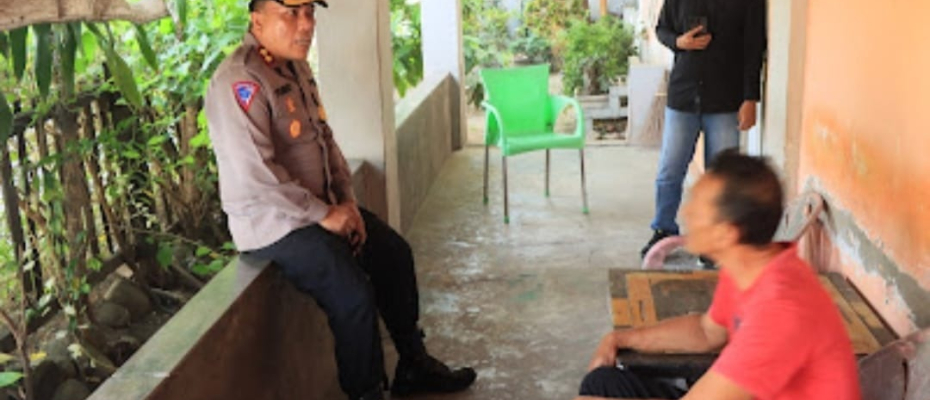 Polres Kaur Polda Bengkulu Melaksanakan Sambang Door to Door Menyongsong Pilkada Damai