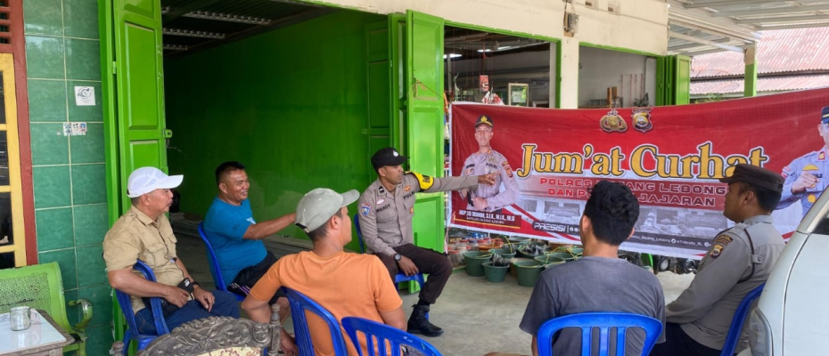 Polsek Kotapadang Gelar Jumat Curhat Bersama Warga Desa Durian Mas