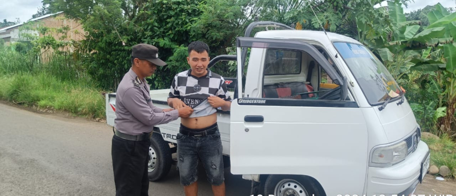 Polsek Kotapadang Razia Sajam dan Senjata Api di Jalur Lintas, Pastikan Keamanan Pengguna Jalan